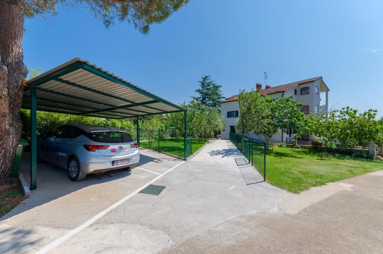 Apartments Dragutin Medulin Exterior photo