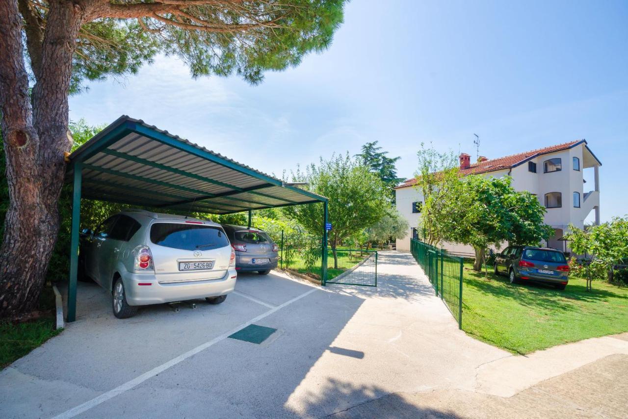 Apartments Dragutin Medulin Exterior photo